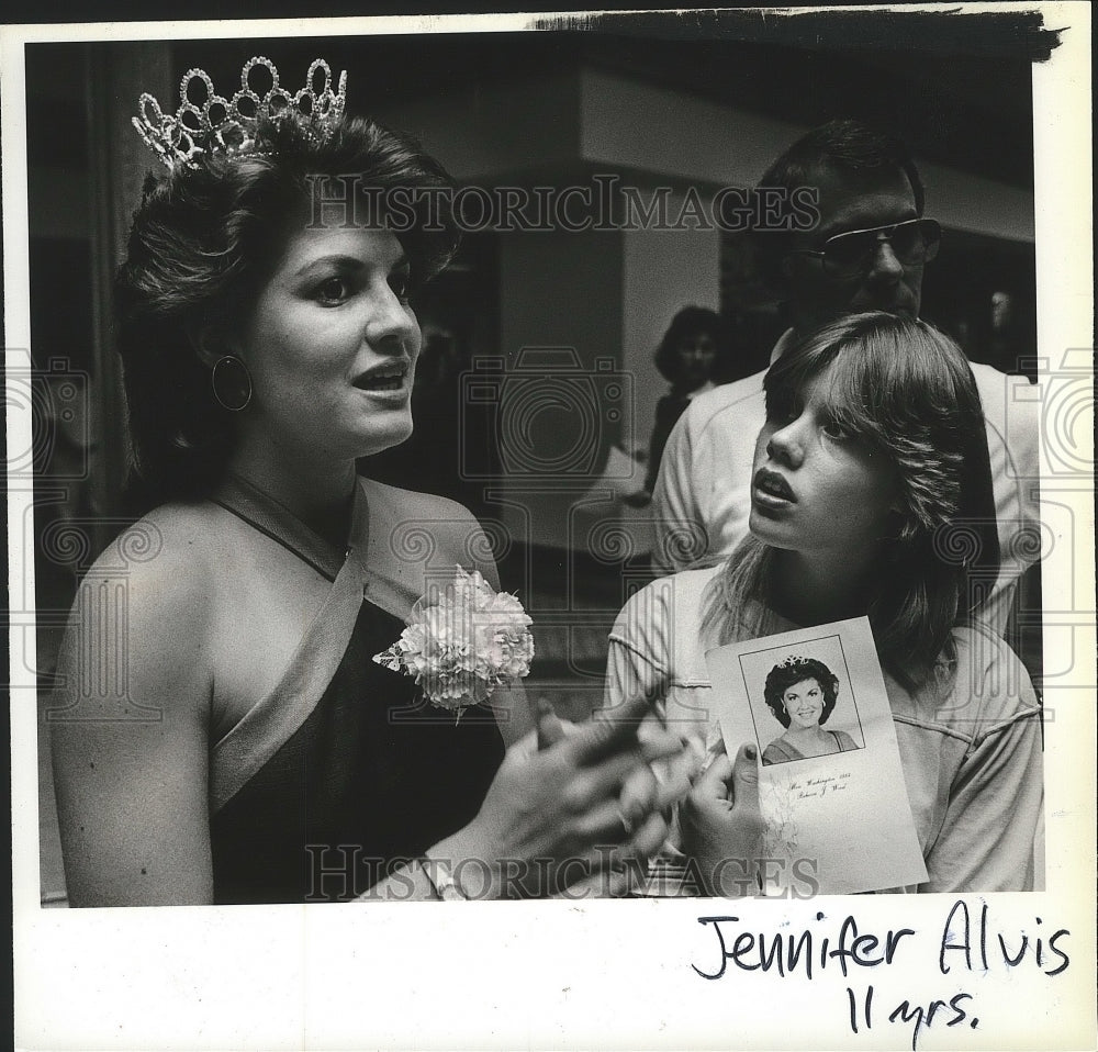 1984 Press Photo Miss Washington Rebecca Jane Wood with Jennifer Alvis - Historic Images