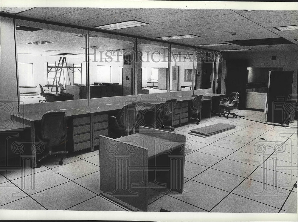 1983 Press Photo Spokesman Review Tower Computer Control Room - spa81280 - Historic Images