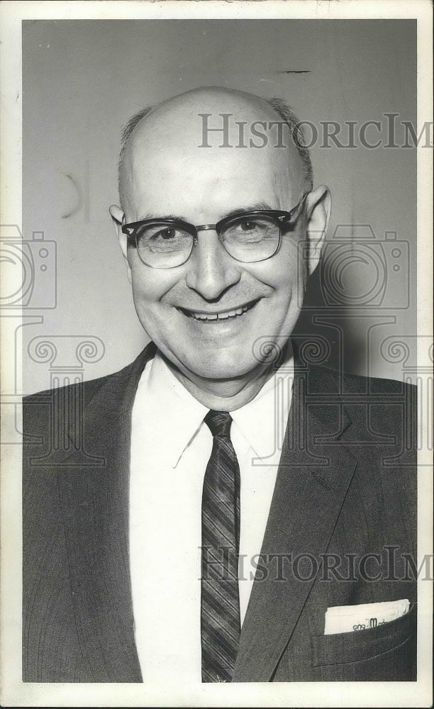 1962 Press Photo MW Hover, new manager of the JJ Newberry Department Store - Historic Images