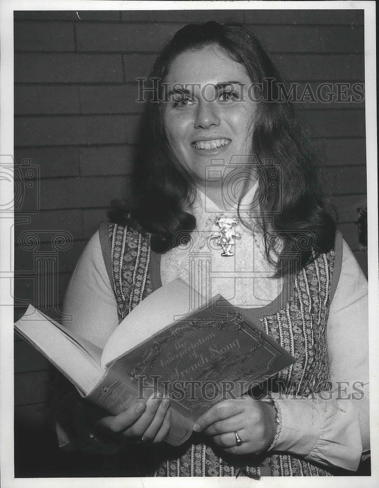 1972 Press Photo Jo Anne Dawson-Opera personnel, French Music student - Historic Images