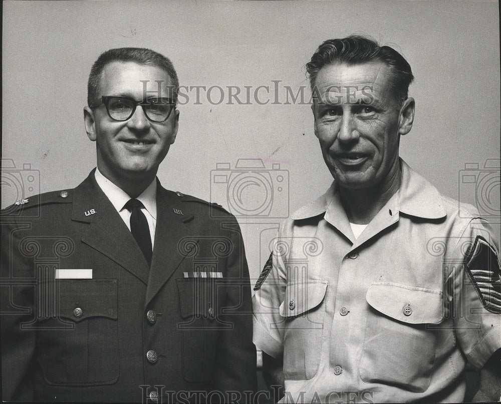 1963 Press Photo Maj. Warn &amp; Sgt. Ormsby elected officers of National Guard Assn - Historic Images