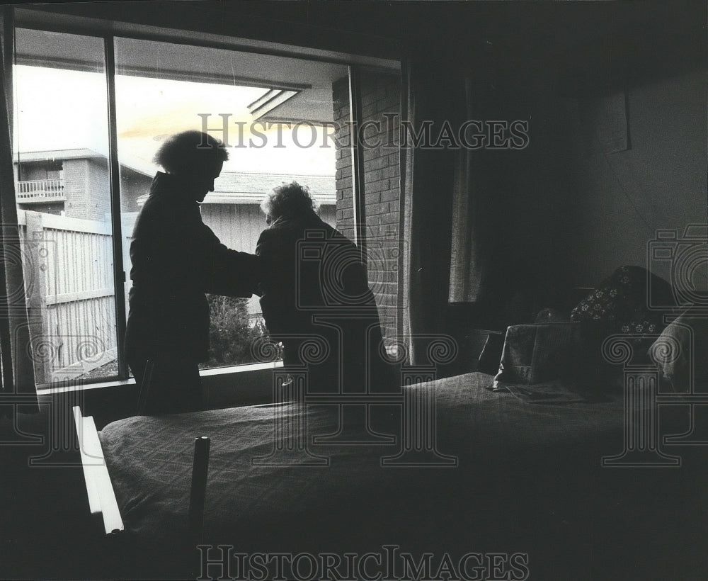 1982 Nursing Home scene-Historic Images