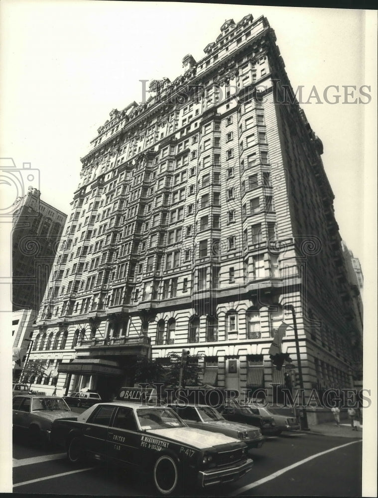 1987 Press Photo Bellevue-Stratford Hotel in Philadelphia - spa84576 - Historic Images
