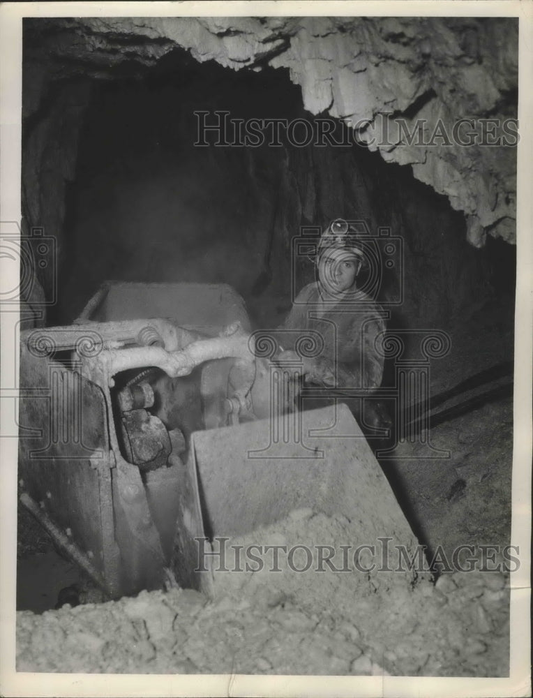 Press Photo Workers Using Mining Machine - Historic Images