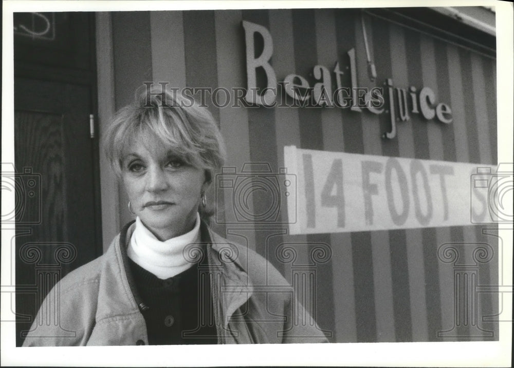 1993 Press Photo State Line Club Owner Pam Dougal in Front of Boson Butties - Historic Images