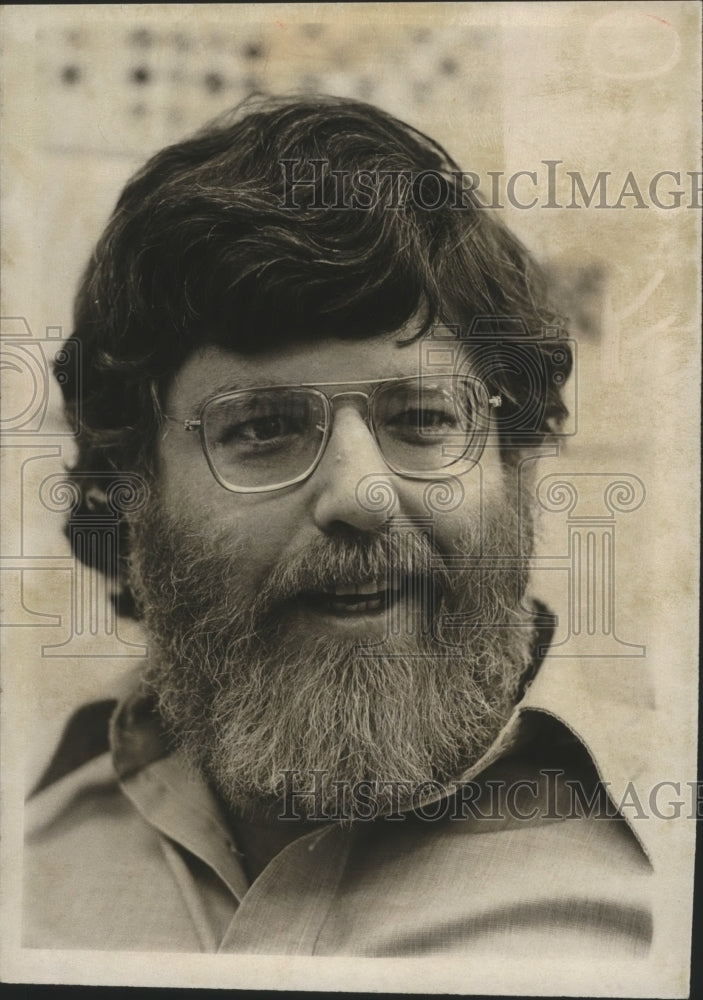 1974 Press Photo Robert Glatzer-Riverfront Park personnel - Historic Images