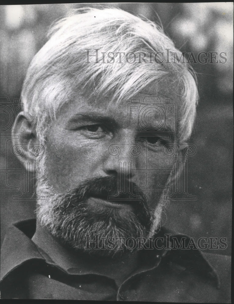 1972 Press Photo James McAuleypoet spa92105 Historic Images