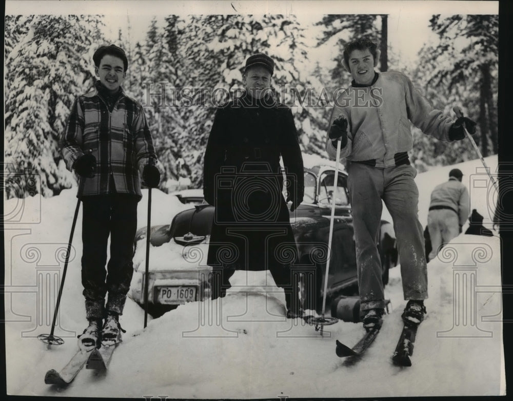 1951 Press Photo Skiers prepare for the hills - spa93783- Historic Images