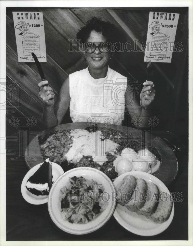 1992 Mandy Brown of Thudpucker&#39;s ate the world&#39;s largest steak-Historic Images