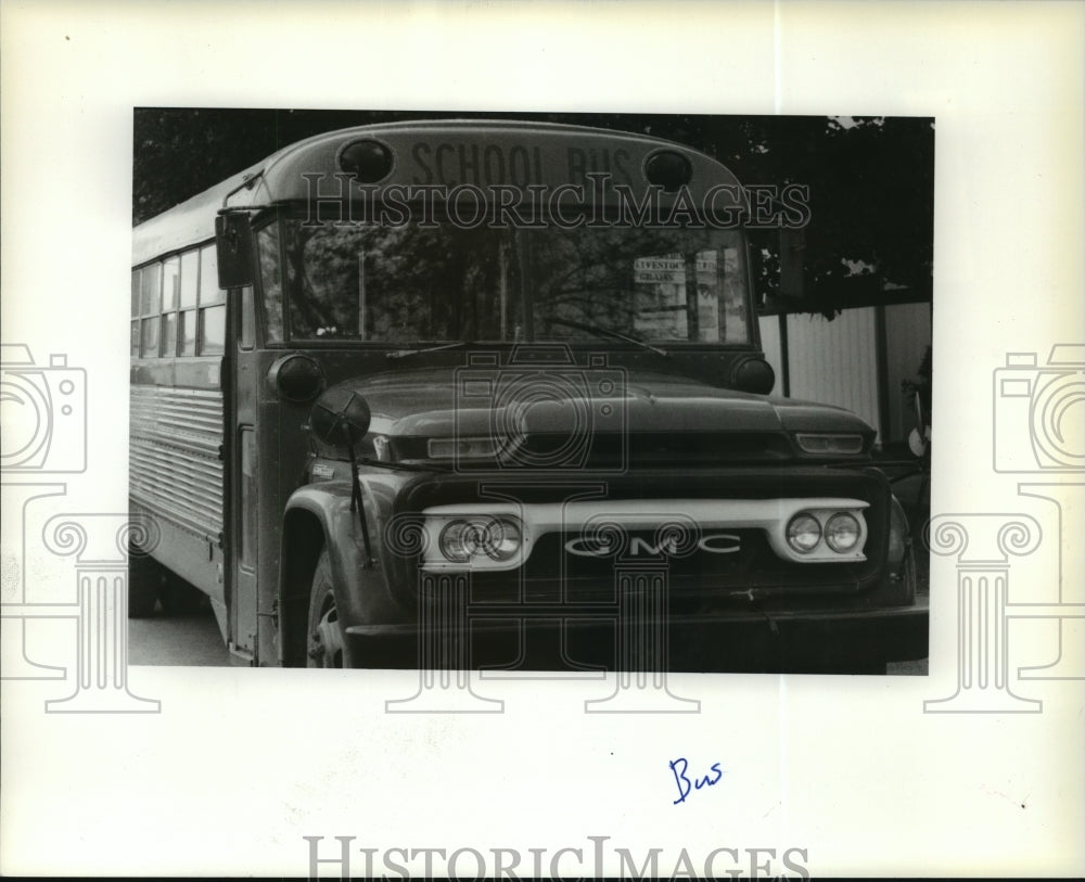 1989 Press Photo Parked GMC School bus - Historic Images