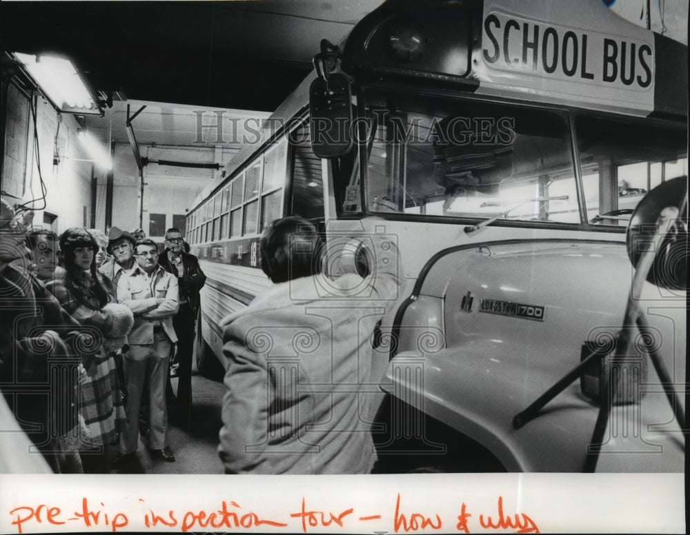 1978 School bus pre-trip inspection tour-Historic Images