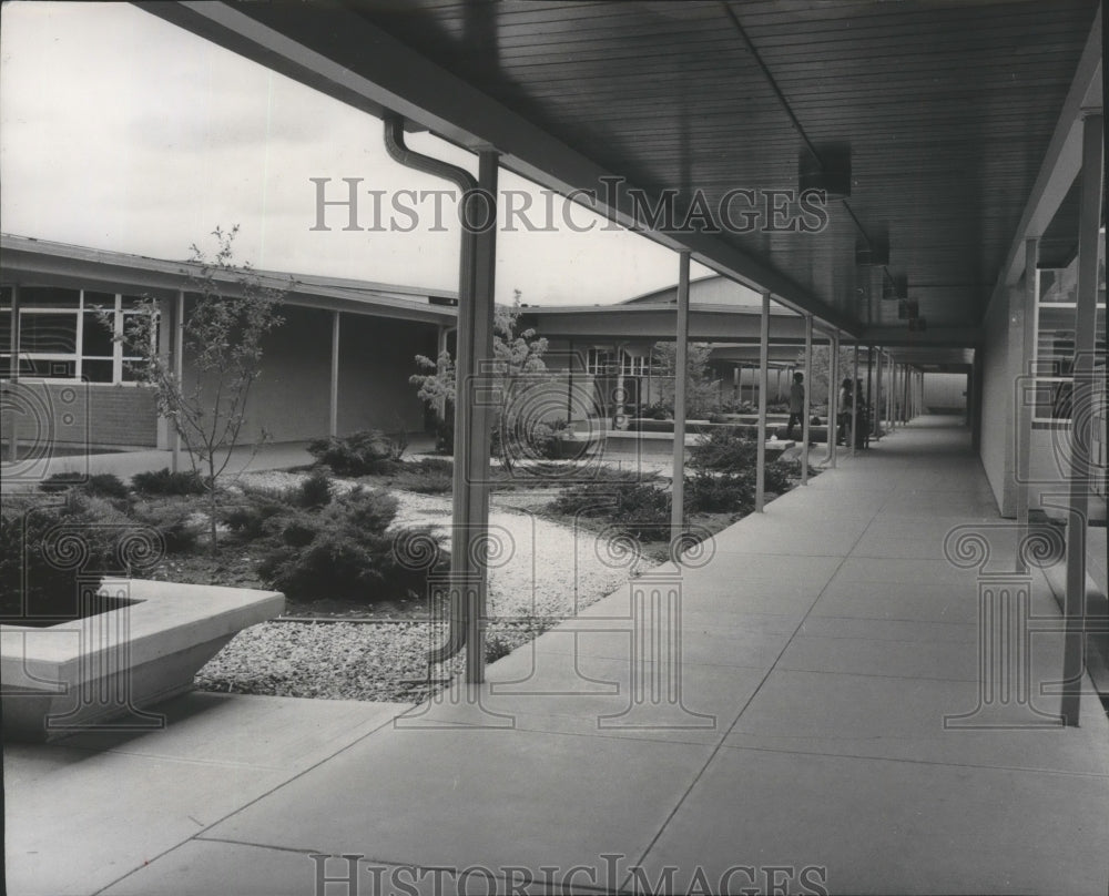 1966 New University High School building in Spokane - Historic Images