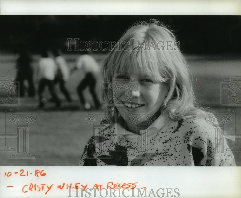 1986 Press Photo Christine Wiley of Hutton Elementary School at recess ...