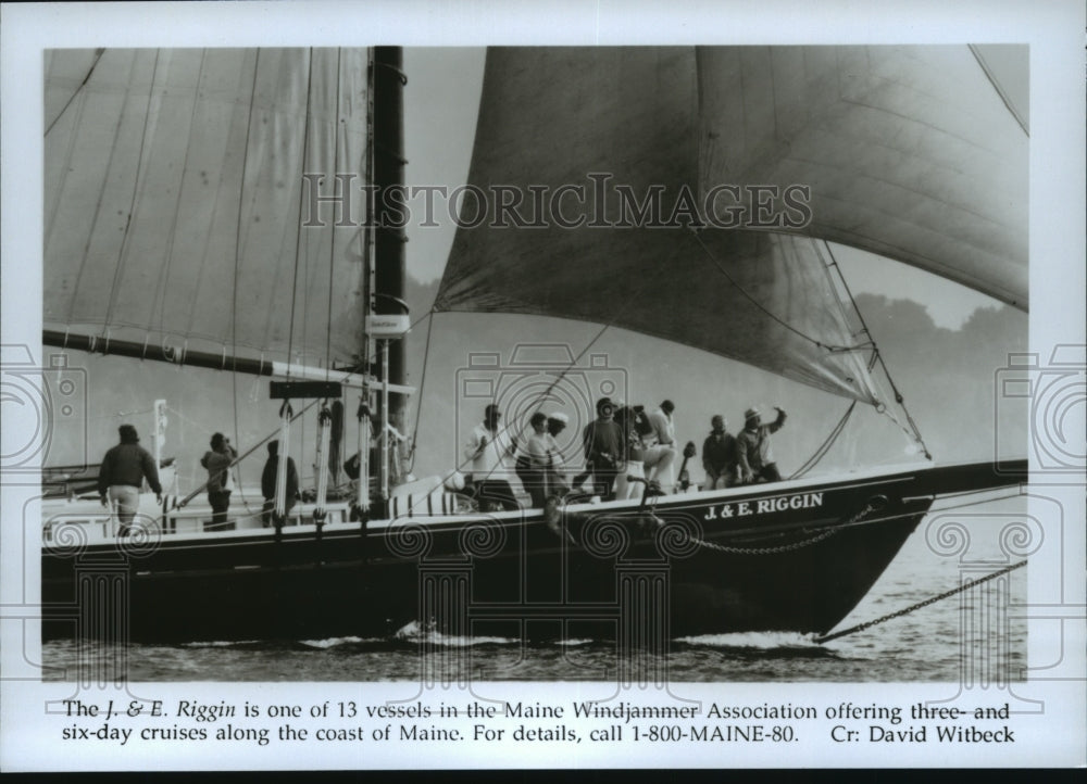 1992 The J. &amp; E. Riggin ship at sea, Main Windjammer Association - Historic Images