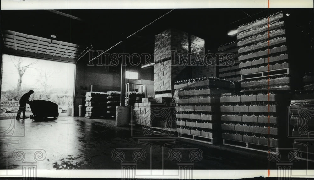 1983 Press Photo Seven-Up Bottling Company - Historic Images
