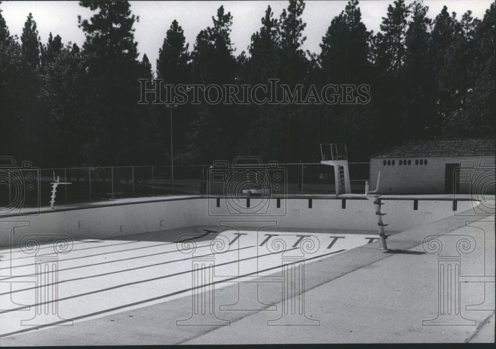 1973 Press Photo Empty Compstock Pool - spb03091 - Historic Images
