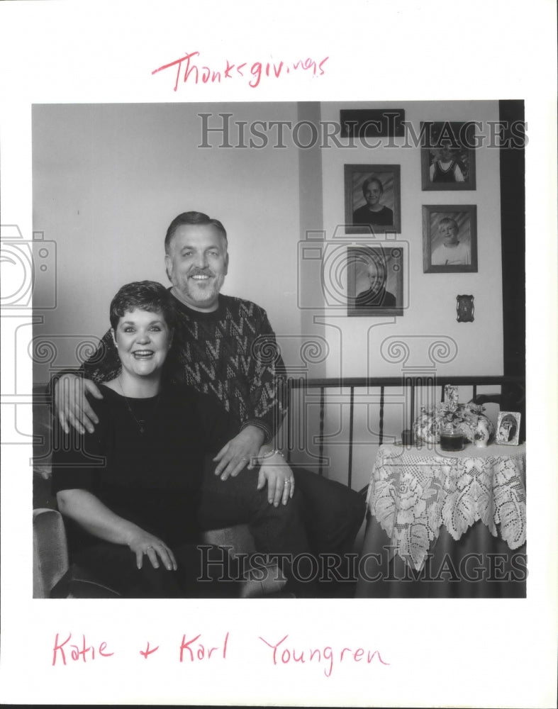1995 Press Photo Katie and Karl Youngren celebrate Thanksgiving - Historic Images