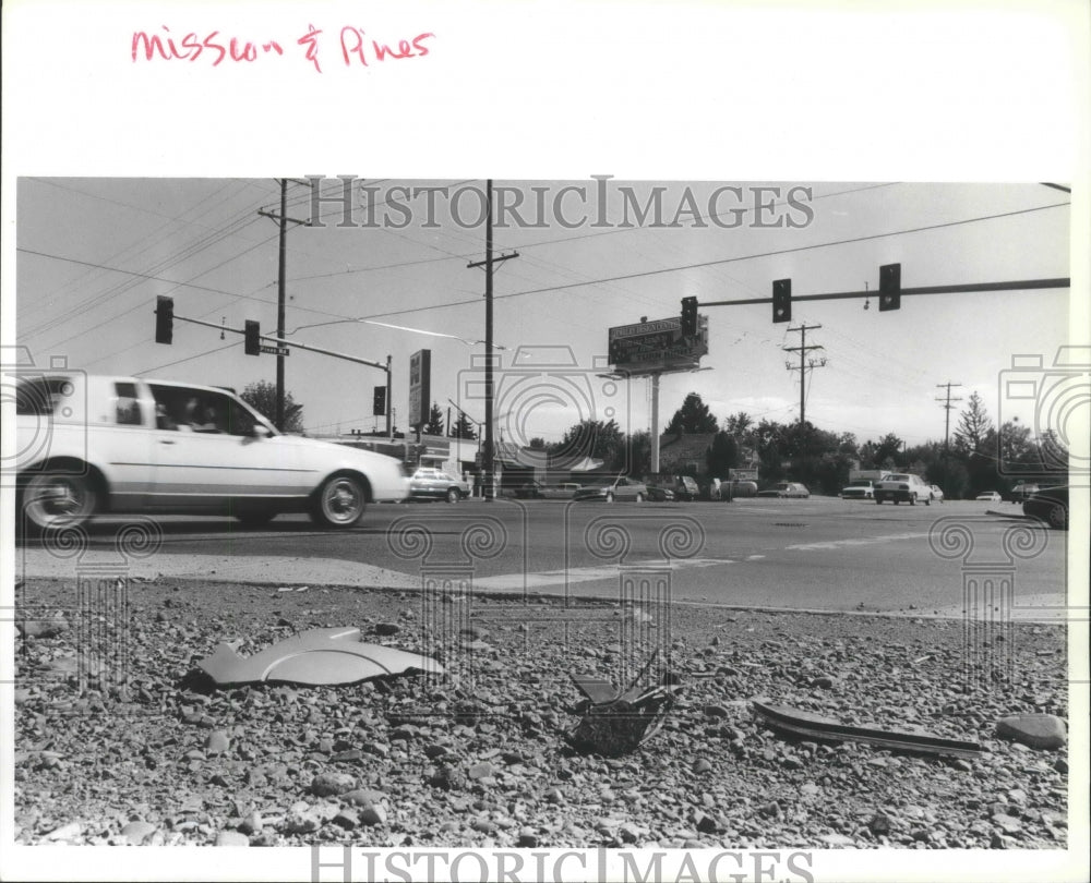 1994 Intersection of Mission and Pines, littered with crash debris - Historic Images