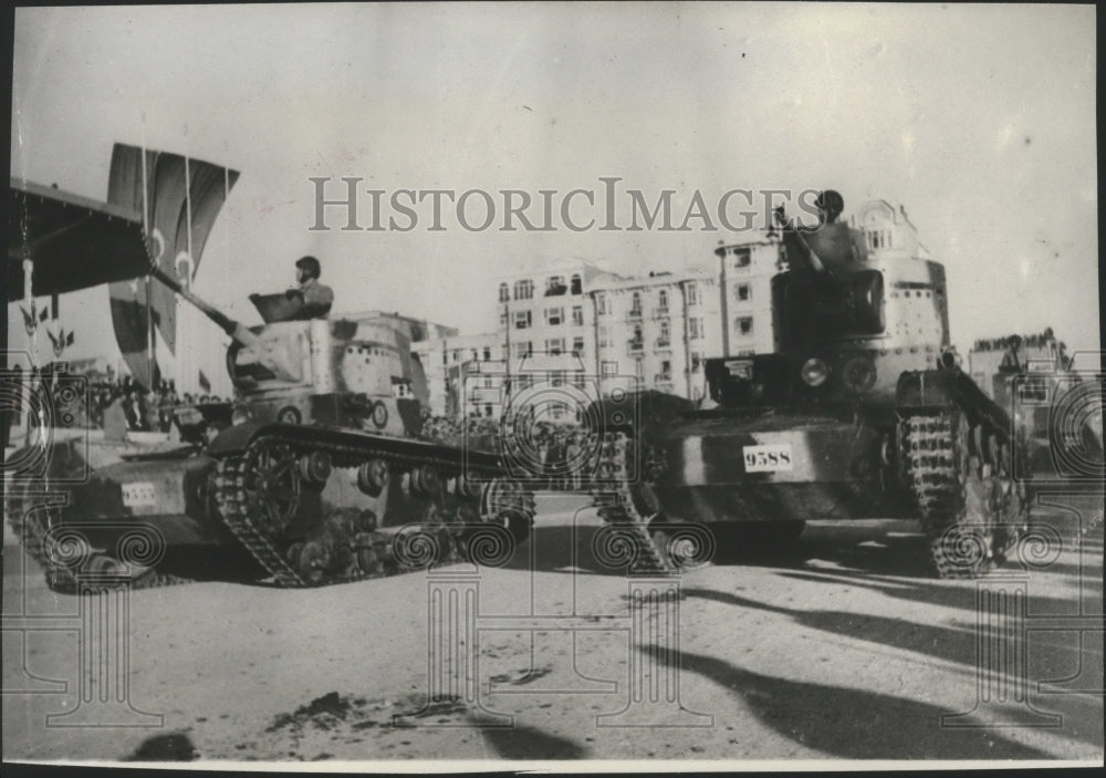 1942 Press Photo Turkish tanks in review and ready for any eventuality. - Historic Images