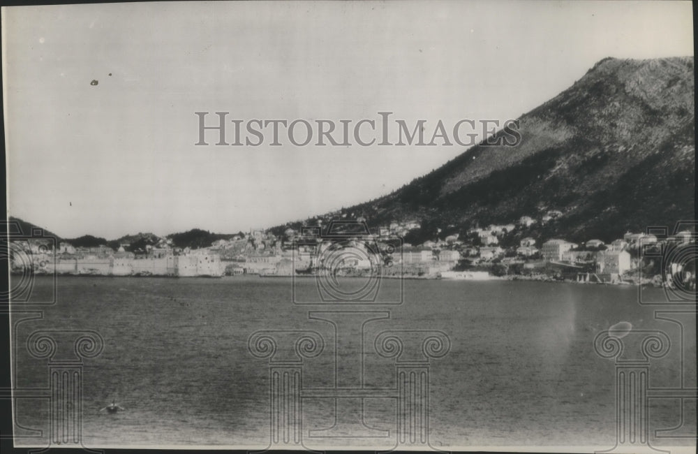 1945 Press Photo Panoramic view of Yalta - spb07857-Historic Images