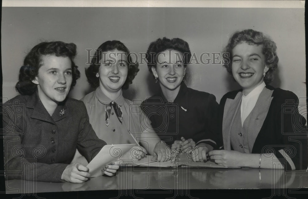 Press Photo Women chosen to lead Spokane USO Hostess Council. - Historic Images