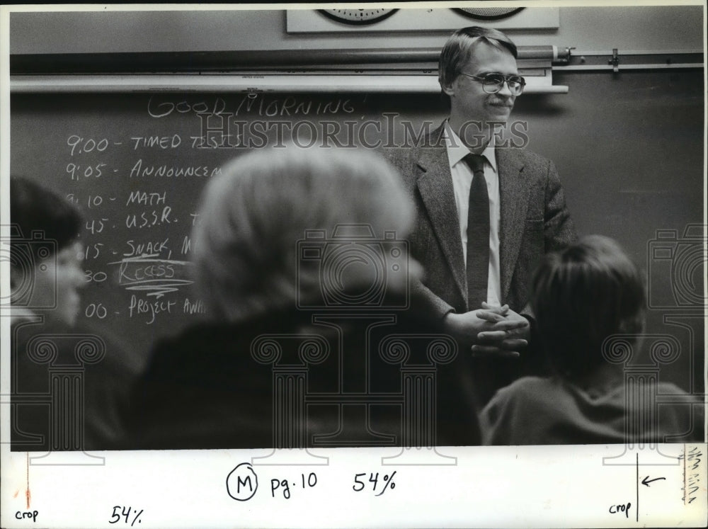 1988 Visiting Soviet journalist Michael Nakoryakov talks to students-Historic Images