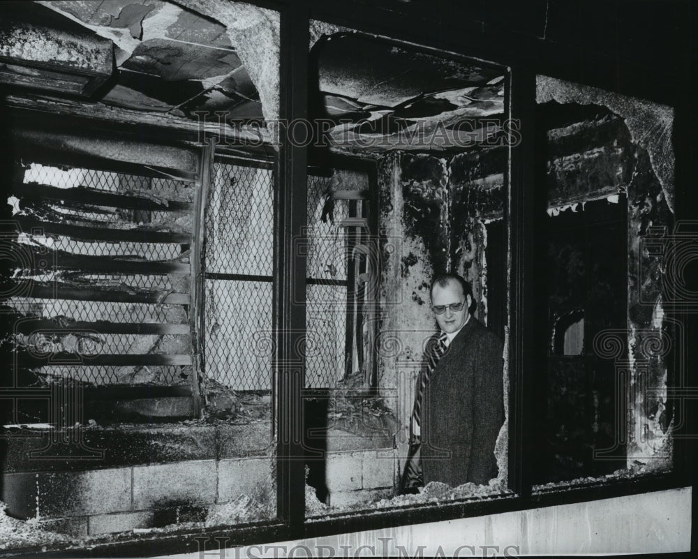 1976 Sgt Donal R. Manning inspects Public Safety Building Jail fire-Historic Images