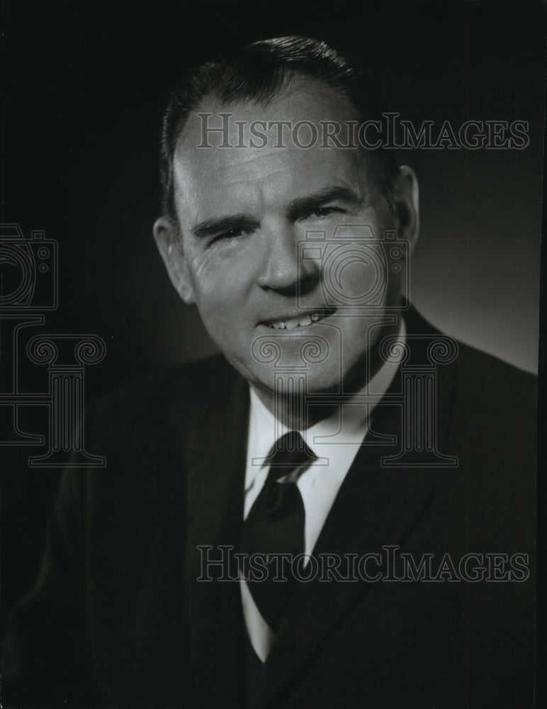 1969 Press Photo A.E. Stevens of Standard Oil Co. - Historic Images