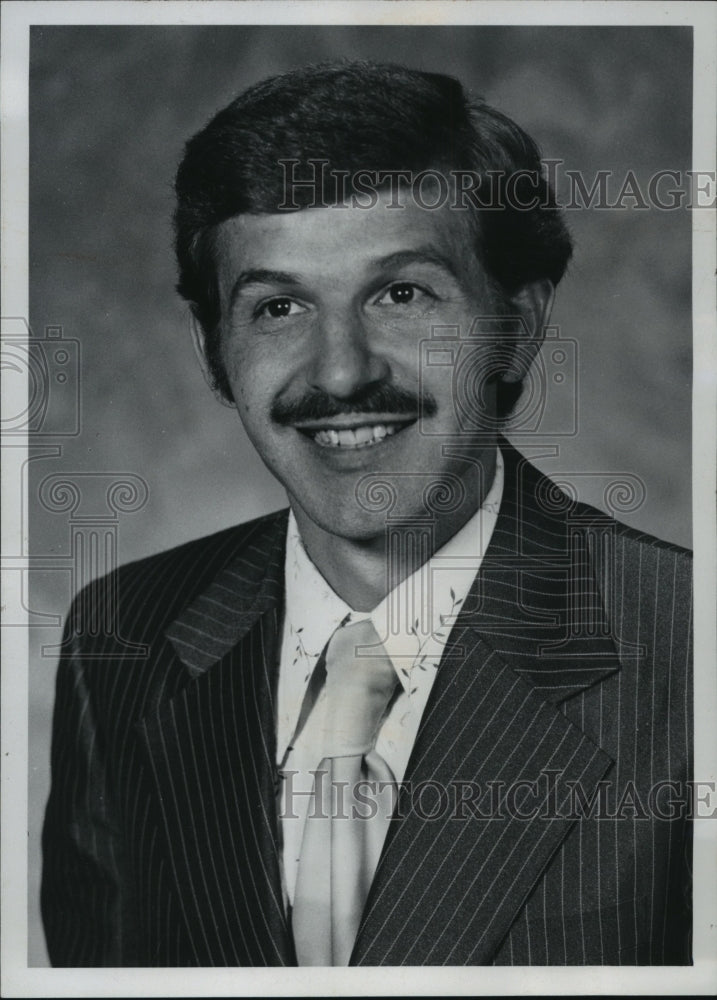 1977 Press Photo University Club President Thomas M. Smith - spb09978 - Historic Images