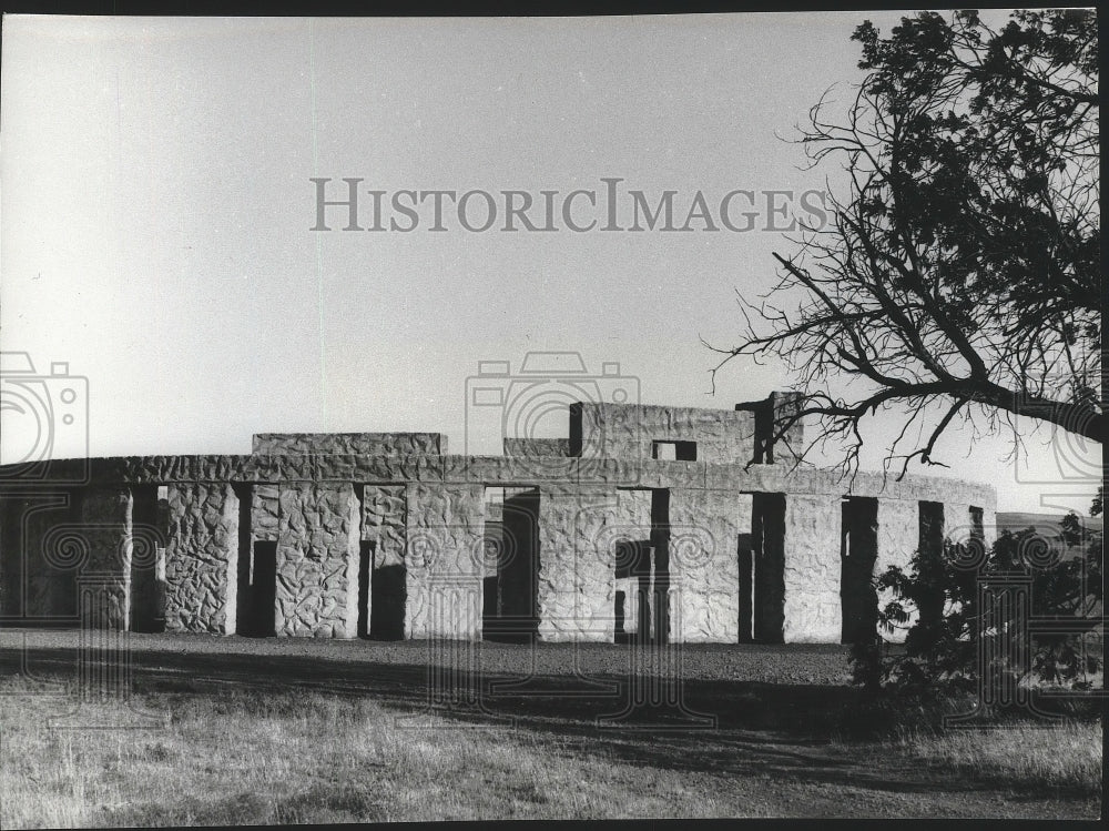 1973 Press Photo The replica of Stonehenge near Goldendale, Washington - Historic Images