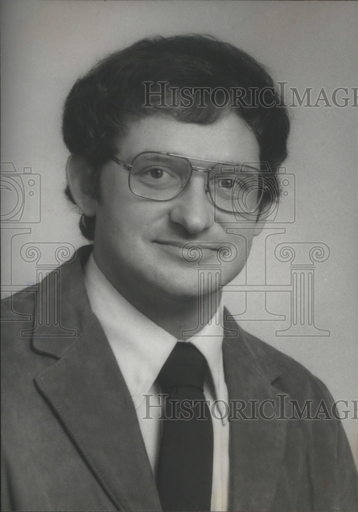 1983 Randy Tesar, Spokane veterinarian at Animal Clinic North.-Historic Images
