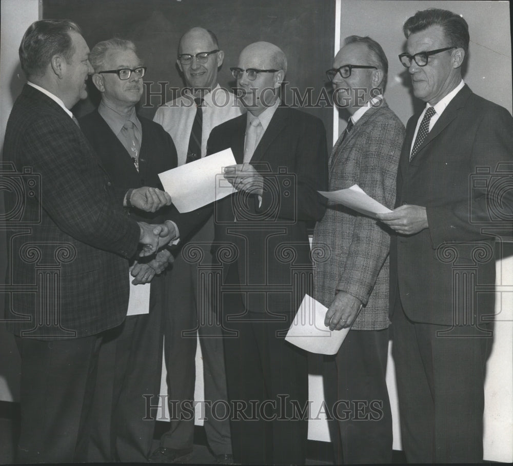 1971 Press Photo Weather Service Employees honored, Spokane - spb12022-Historic Images