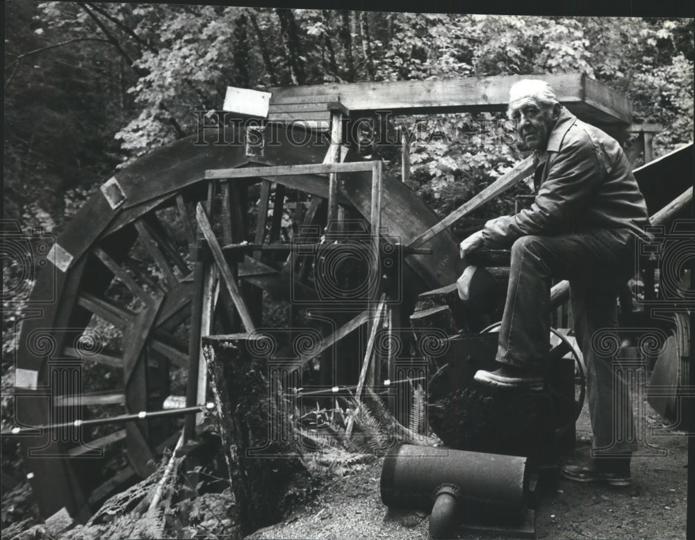 1980 Press Photo Bob Radcliffe on his claim, Black Bear Mine, Oregon - Historic Images