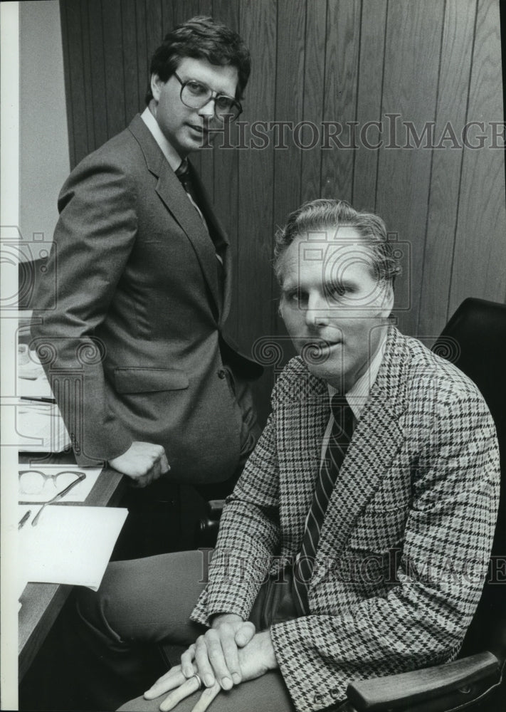 1982 Press Photo John Thoreson and David Peterson, Members of Business