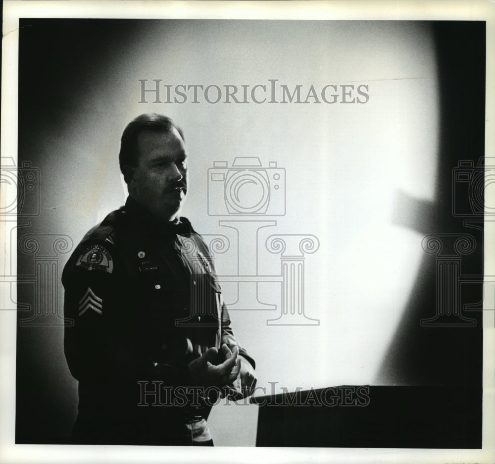 1987 Press Photo Washington State Patrol Sargent Jim La Munyon - spb17854 - Historic Images