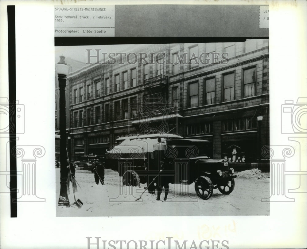 1929 Press Photo now removal truck, downtown Spokane - Historic Images