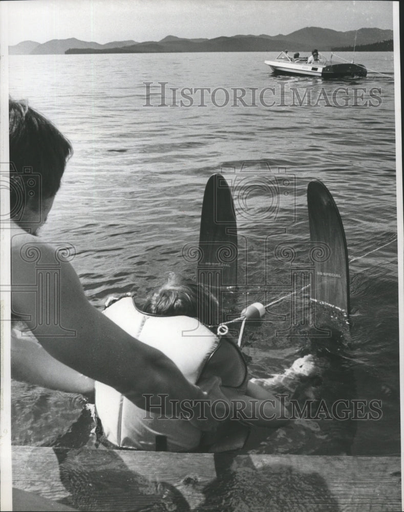 1976 Press Photo Getting ready for water skiing - spb19850-Historic Images