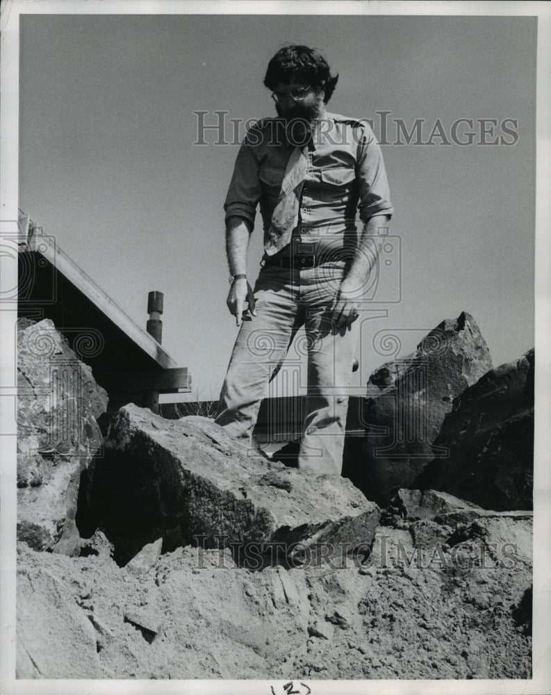 1974 Director of Folklife Festival Robert Glatzer at Expo '74 ...