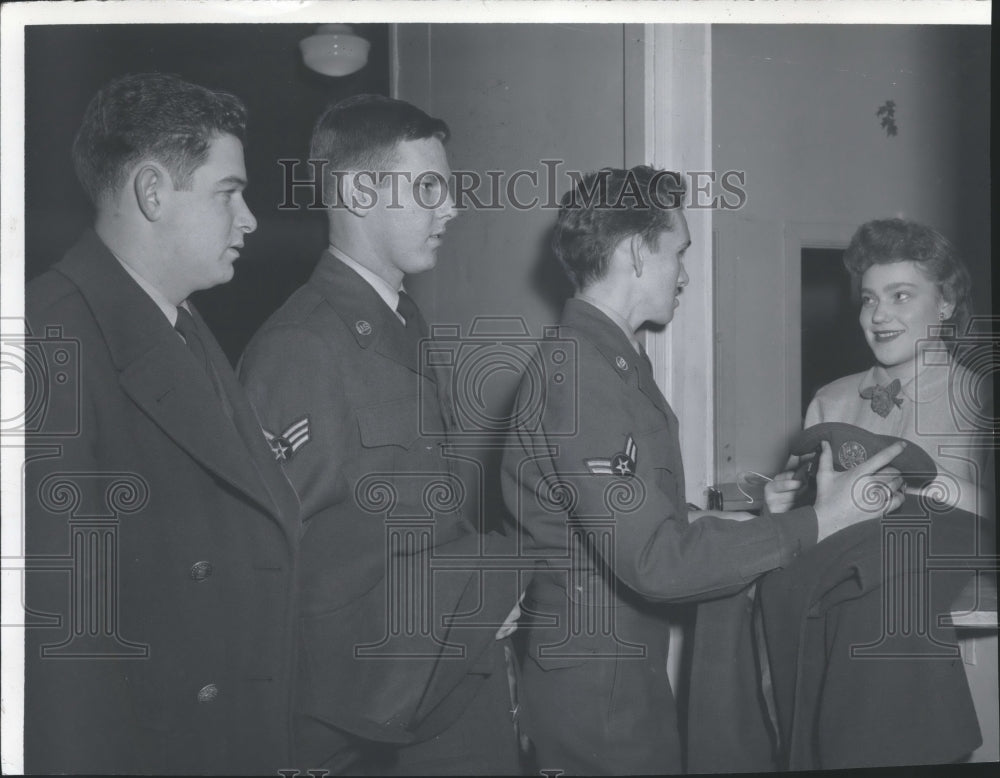 1952 Press Photo Pfc. Mel Shapiro, Sgt. Charles Waites &amp; Cpl. William P. Snow. - Historic Images