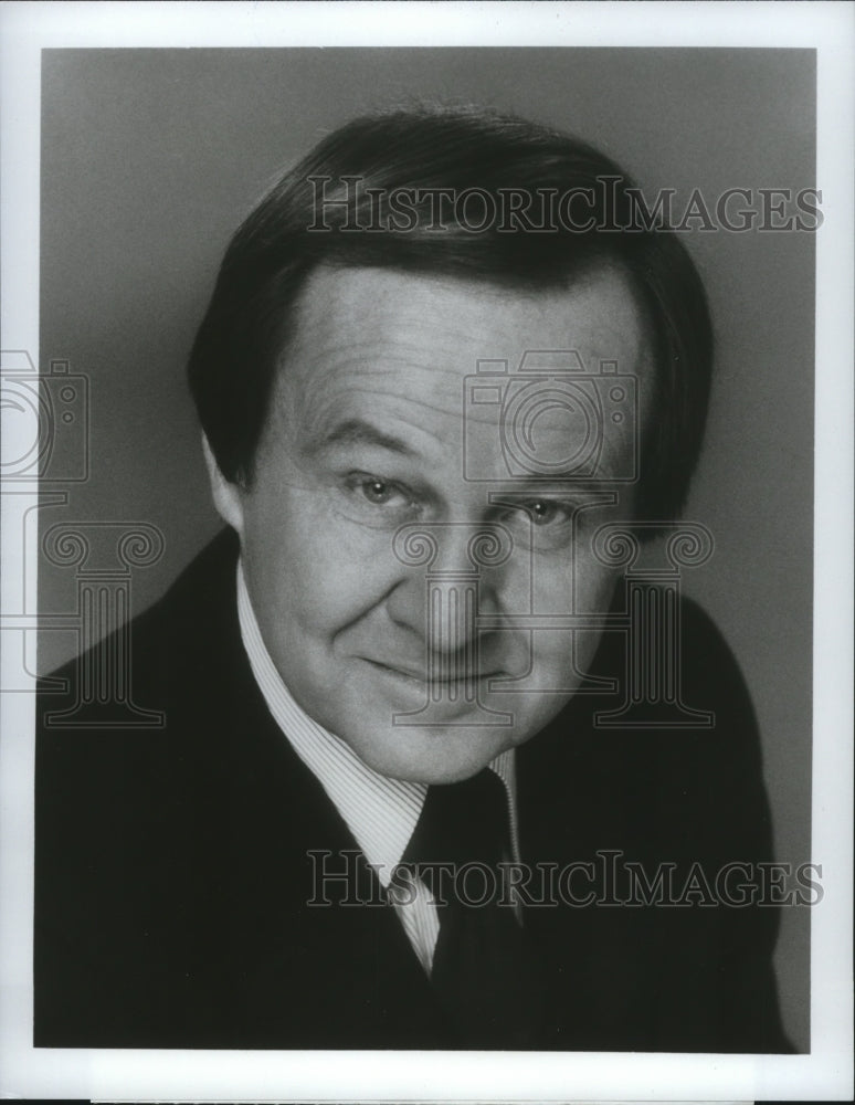 1984 Jim McKay hosts the 1984 Summer Olympics in Los Angeles. - Historic Images