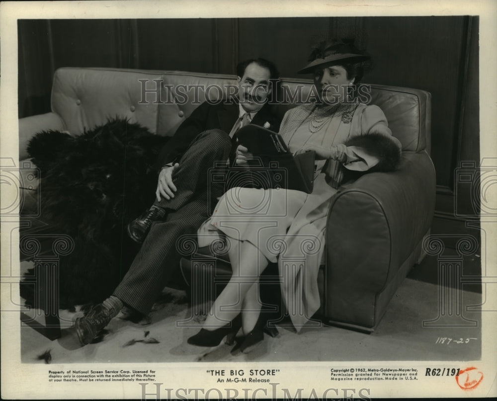 1962 Press Photo Groucho Marx and Margaret Dumont in The Big Store 1941 film. - Historic Images
