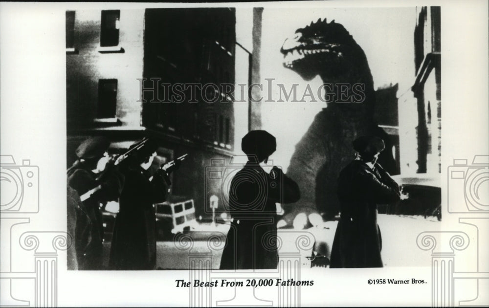 1958 Press Photo A scene from The Beast from 20,000 Fathoms. - Historic Images
