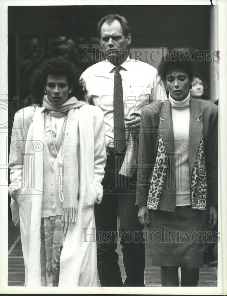 1987 Press Photo Theresa Saldana, Fred Dryer and Stepfanie Kramer in Hunter. - Historic Images