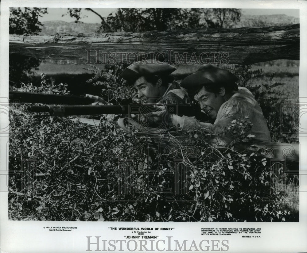 1957 Press Photo Richard Beymer and Hal Stalmaster in Johnny Tremain. - Historic Images