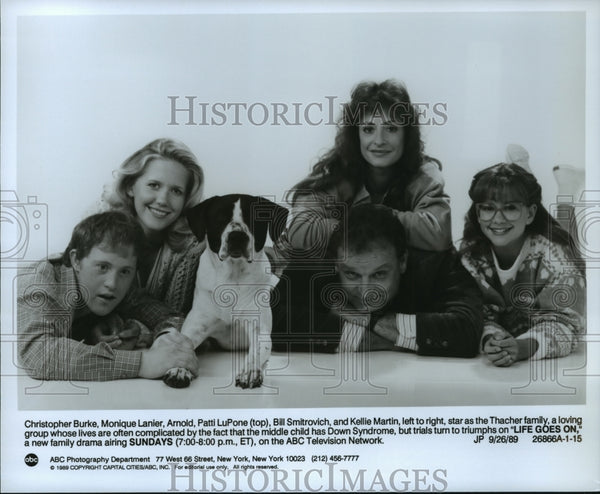 1989 Christopher Burke, Monique Lanier and the cast of Life Goes On ...