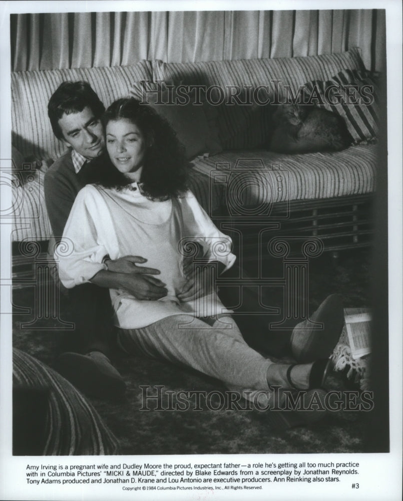 1984 Press Photo Dudley Moore and Amy Irving in a scene from Micki & Maude. - Historic Images