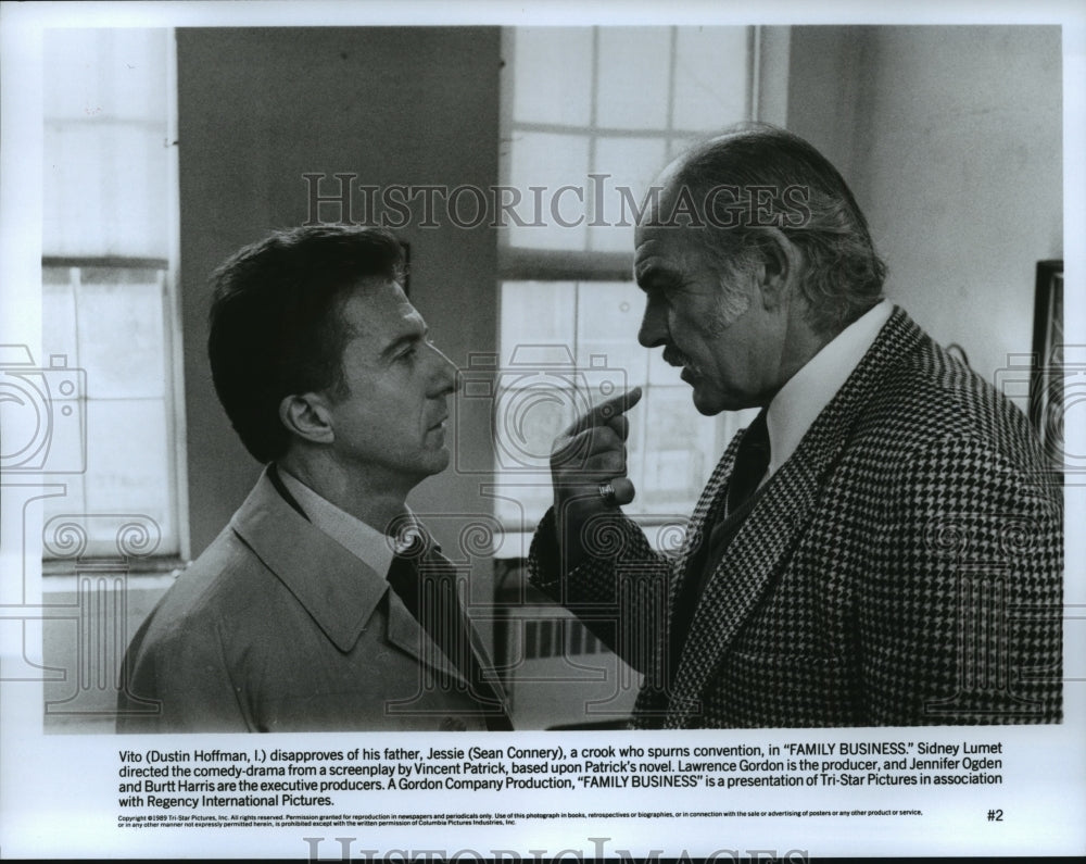 1989 Press Photo Dustin Hoffman and Sean Connery in a scene from Family Business - Historic Images