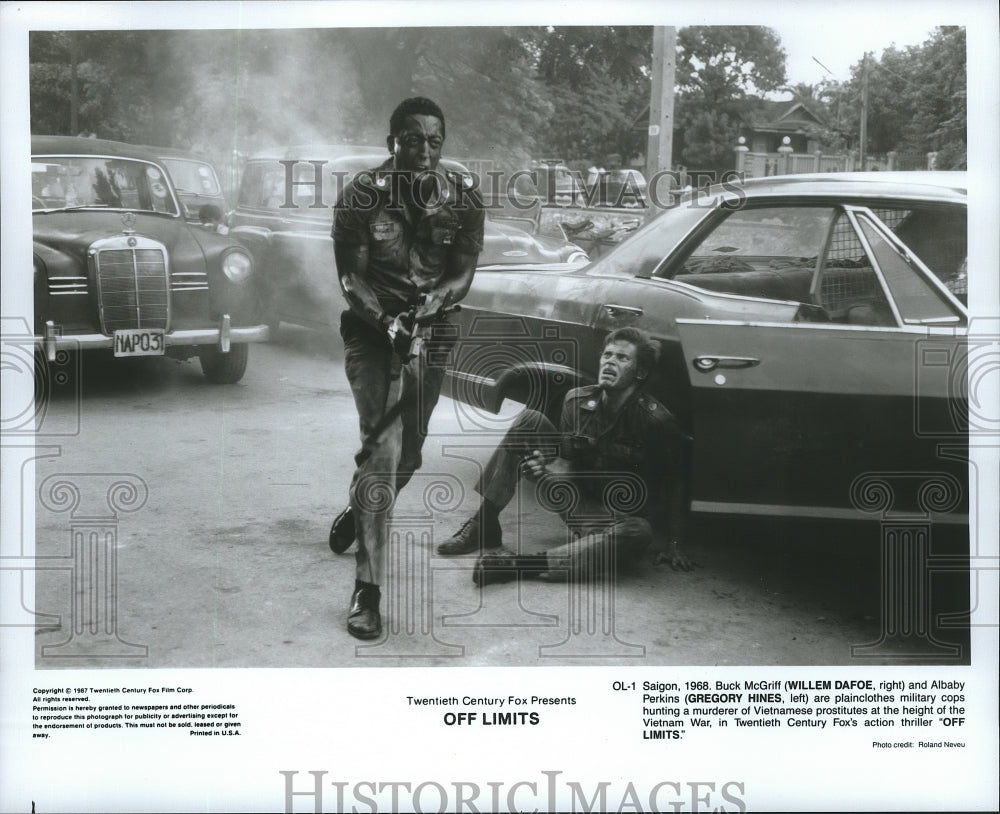 1987 Press Photo Willem DaFoe, Gregory Hines in "Off Limits" - Historic Images