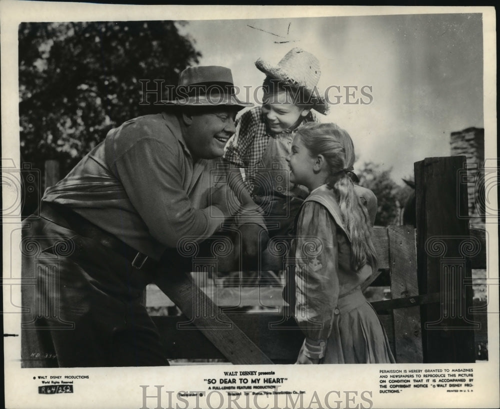 1964 Burl Ives, Luana Patten & Bobby Driscoll in So Dear to My Heart-Historic Images