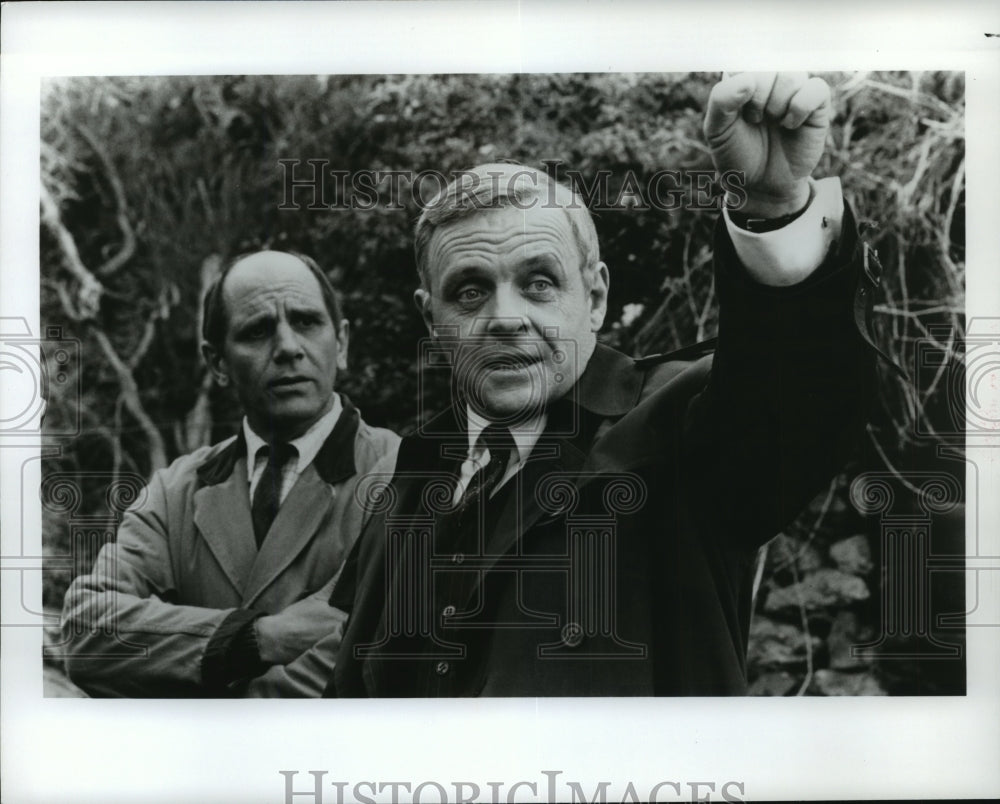  Spotswood-Bruno Lawrence with Anthony Hopkins - Historic Images
